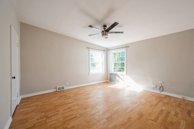 Building Photo - 1578 McCraren Rd