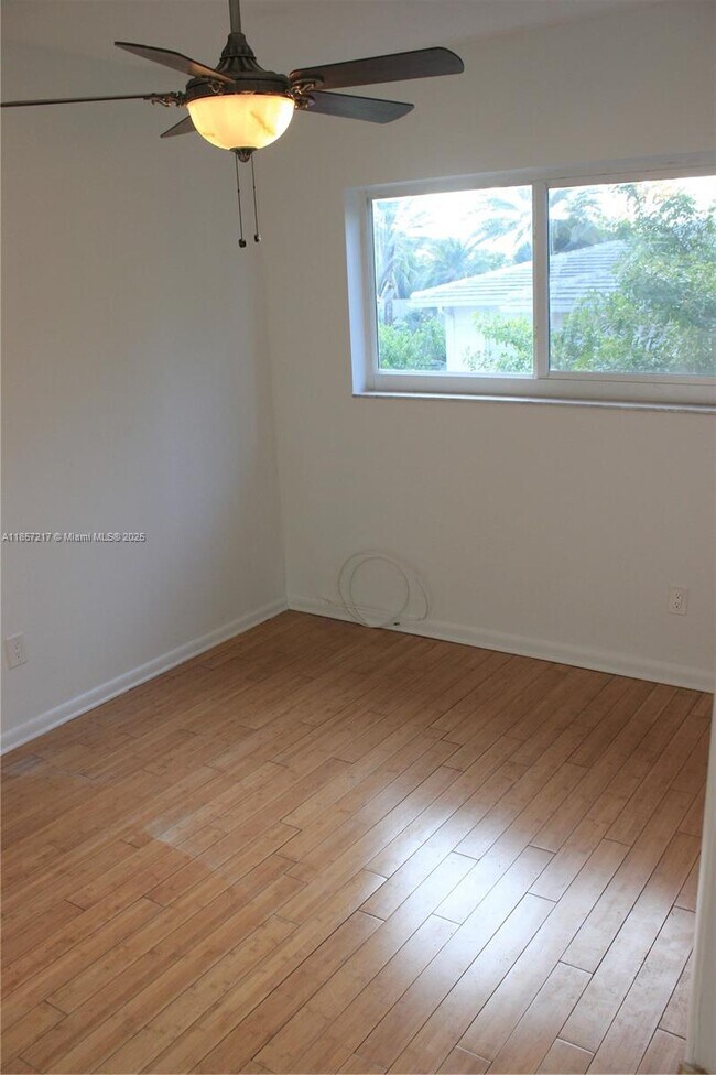Building Photo - 8958 Collins Ave