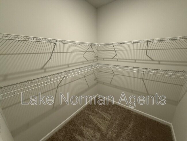 Building Photo - 4455 Reed Crk Dr