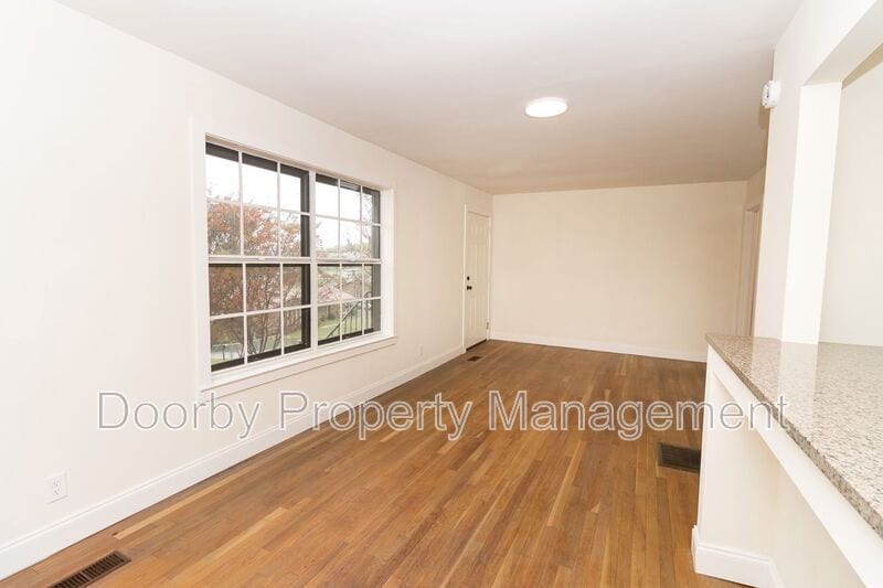 Building Photo - 908 Wheeler Ave