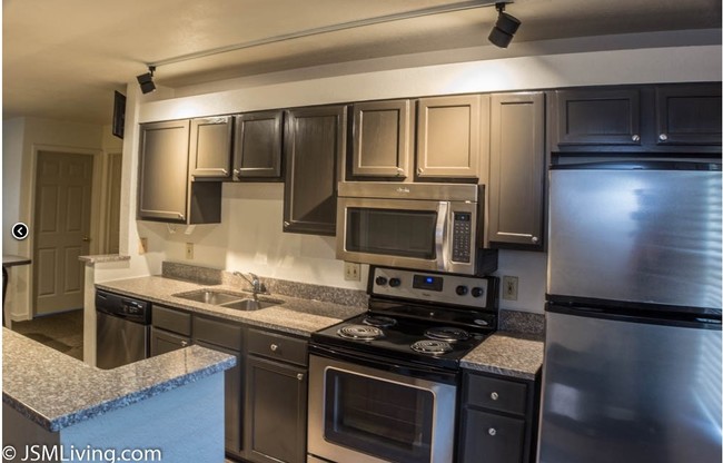 Interior Photo - Johnstowne