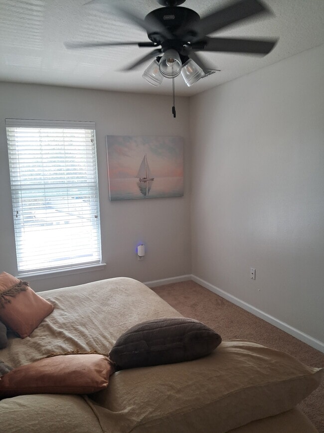 Building Photo - 317 Sand Oak Blvd