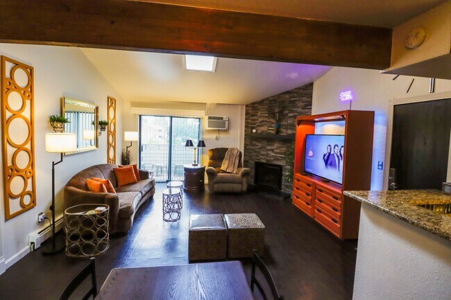 Building Photo - 10150 E Virginia Ave