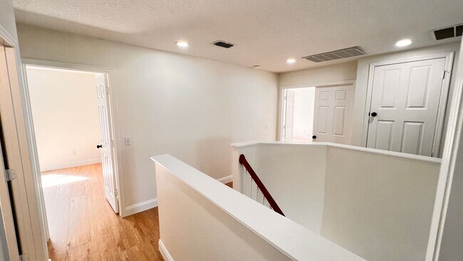 Building Photo - AWESOME 4BD/3BA in Orlando!!!