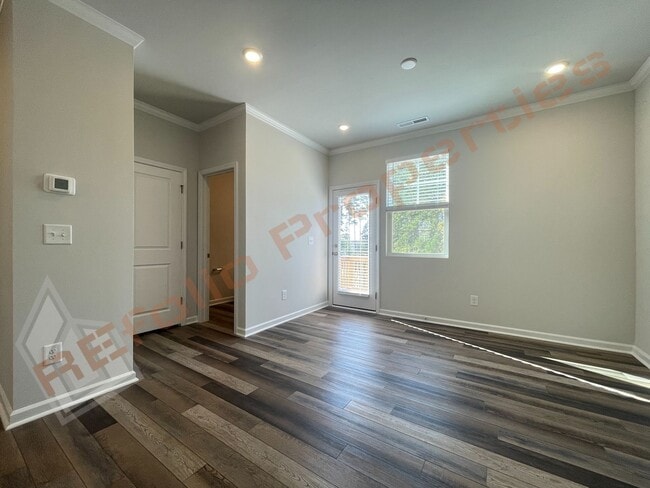 Building Photo - Gorgeous 3 Bedroom 3.5 Bath Townhome with ...