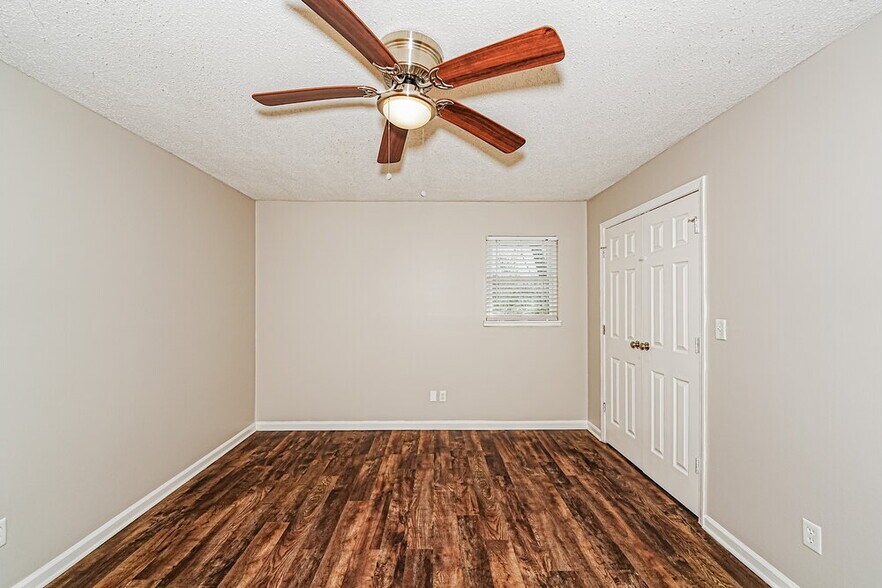 Building Photo - 5112 Rick Dr