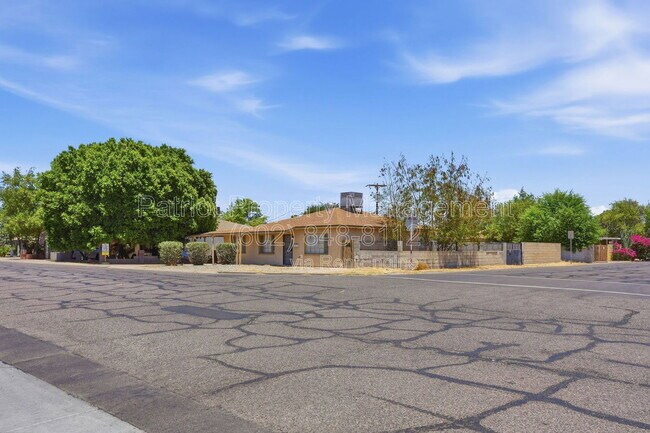 Building Photo - 6701 N 33rd Ave