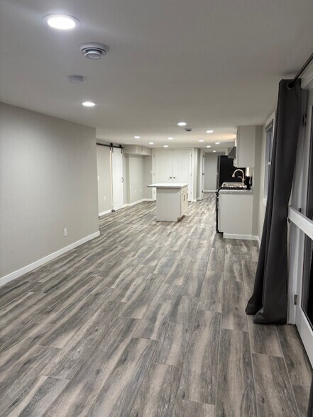 Building Photo - 106 W North St