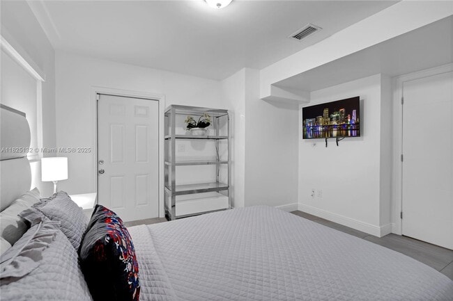 Building Photo - 342 NW 46th St