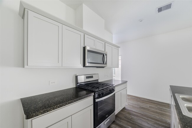 Building Photo - 24106 Juniper Hts Dr
