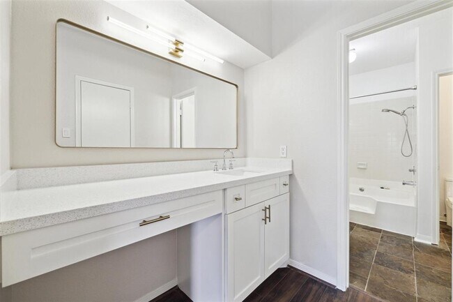Building Photo - 3780 Tanglewilde St