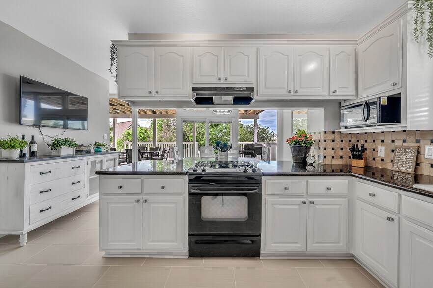 Building Photo - 5417 Blue Haven Dr