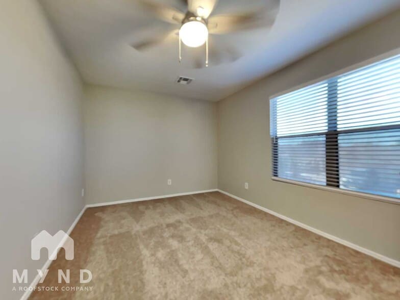 Building Photo - 1549 Tan Tara Trl