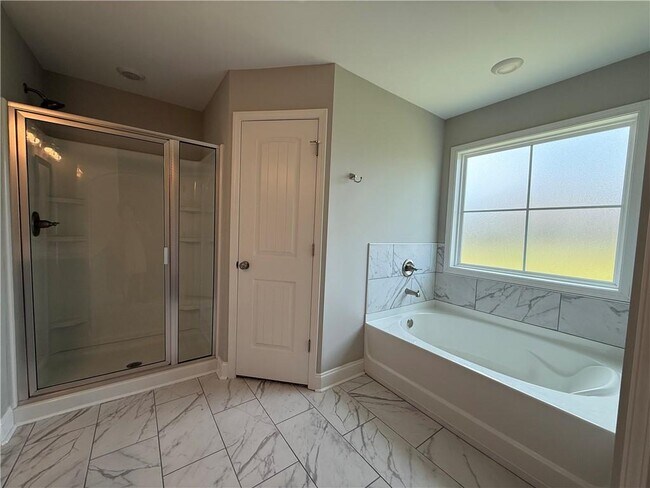 Building Photo - 231 Creek Ridge Dr