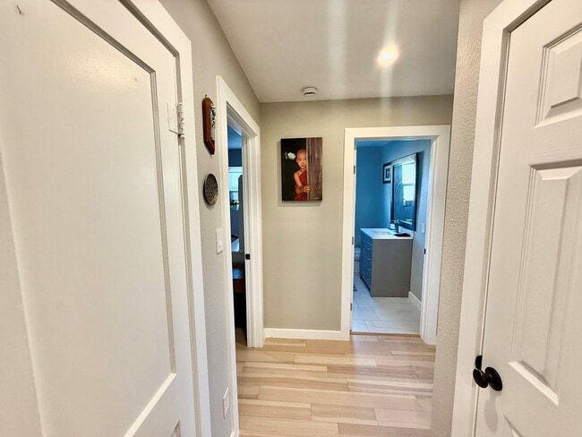 Building Photo - 200 Santa Rita Dr