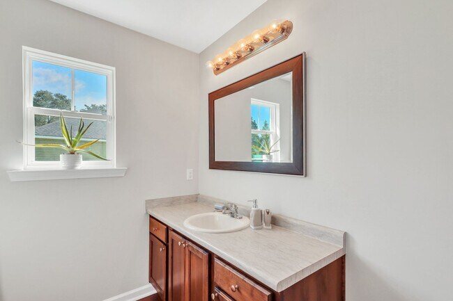 Building Photo - AVAILABLE MID-APRIL 2026! (Pet Friendly)