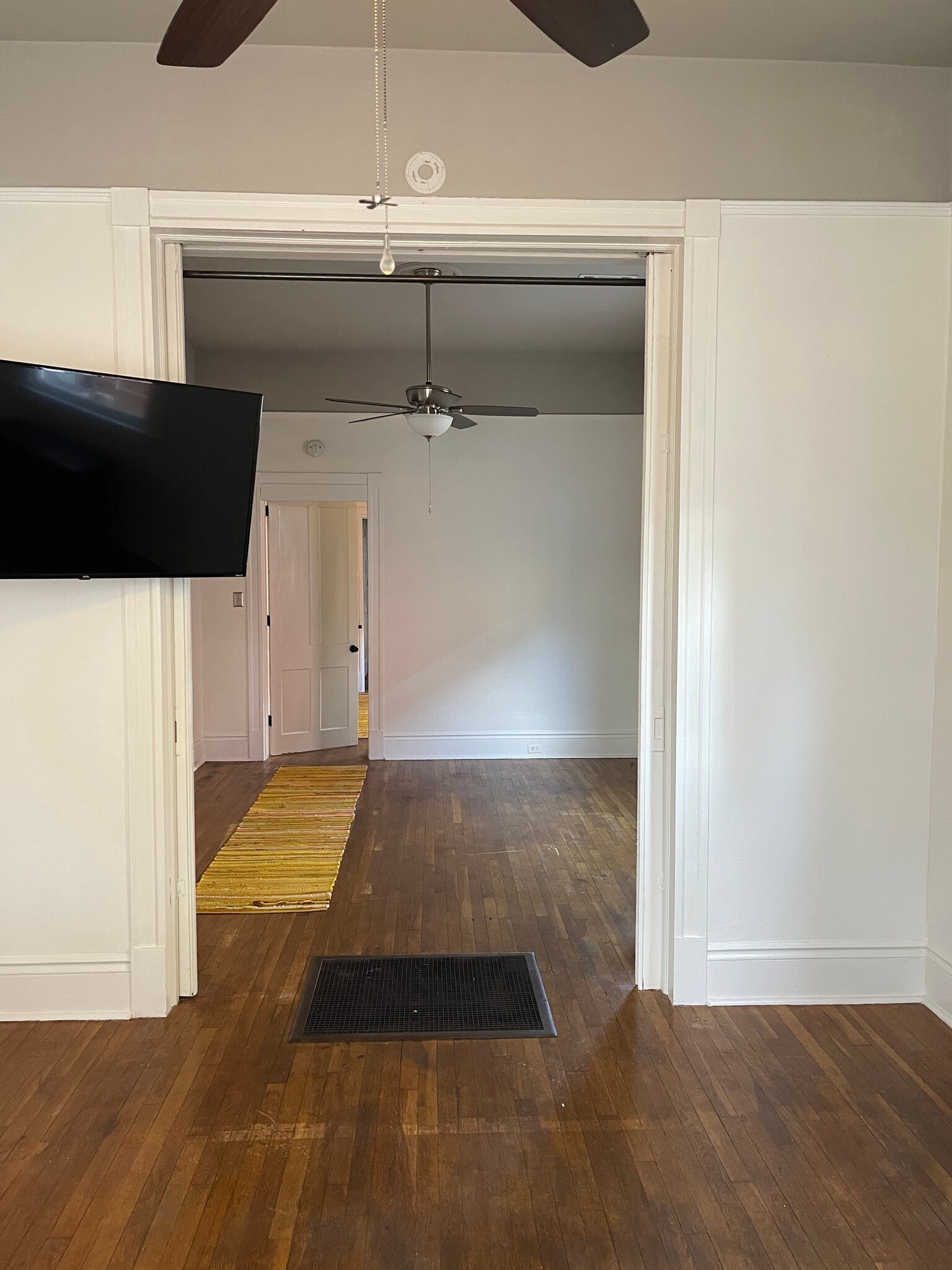 Building Photo - 527 Bermuda St