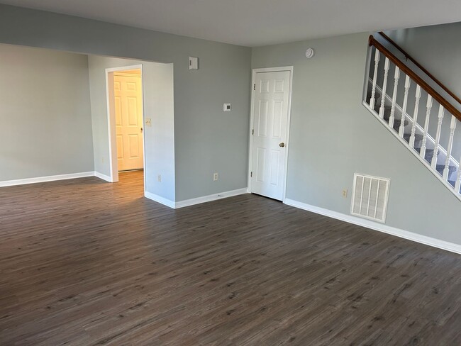 Building Photo - 4010 Selda Dr