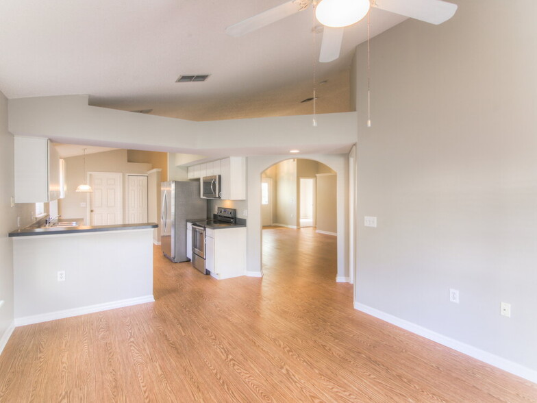 Building Photo - 1051 Woodsong Way
