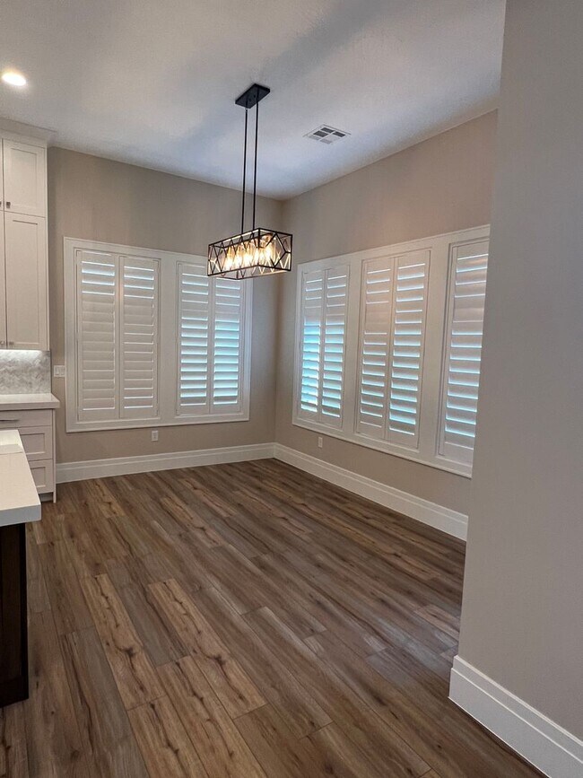 Building Photo - Beautiful 4 Bedroom, 4 Bathroom Home in The Dunes at Sand Hollow Resort