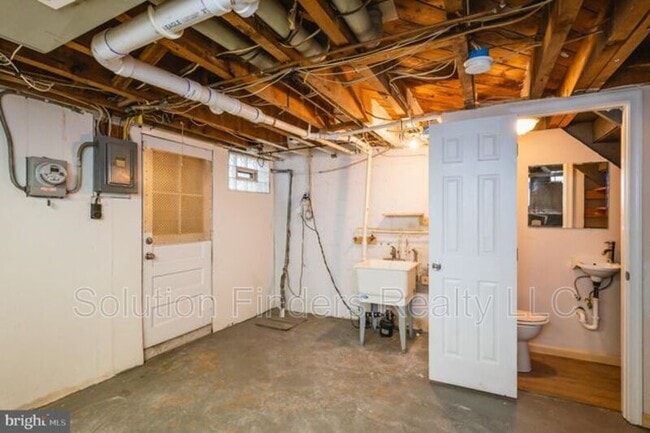 Building Photo - 2110 Coralthorn Rd