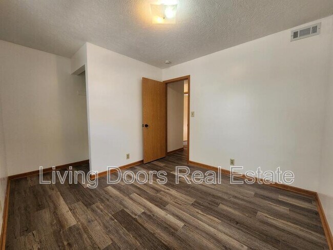 Building Photo - 1511 David Dr