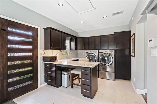 Building Photo - 1114 Wicklow Dr