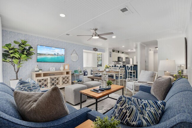 Building Photo - All Inclusive Seasonal Rental Available Oc...