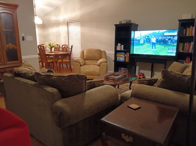 Open Floor w/ 55" Smart TV - 2901 Westgate Dr