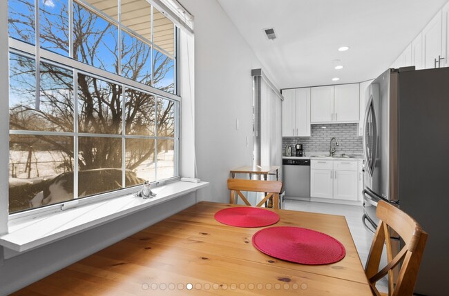 Building Photo - 96 Gant Cir