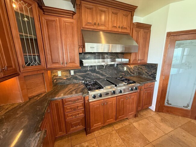 Building Photo - Fair Oaks Ranch 5 Bedroom Home in Canyon C...