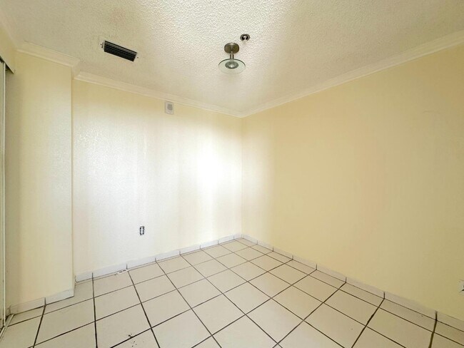 Building Photo - 2829 Indian Creek Dr