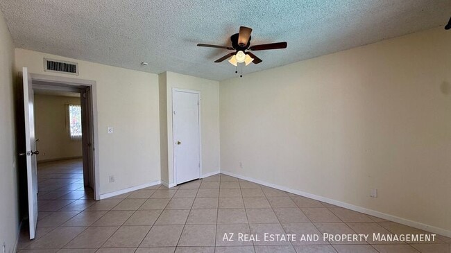 Building Photo - 4440 W Yucca St
