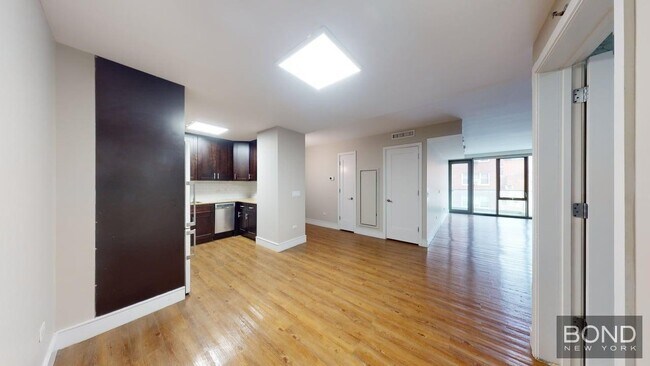 Building Photo - 237 E 34th St