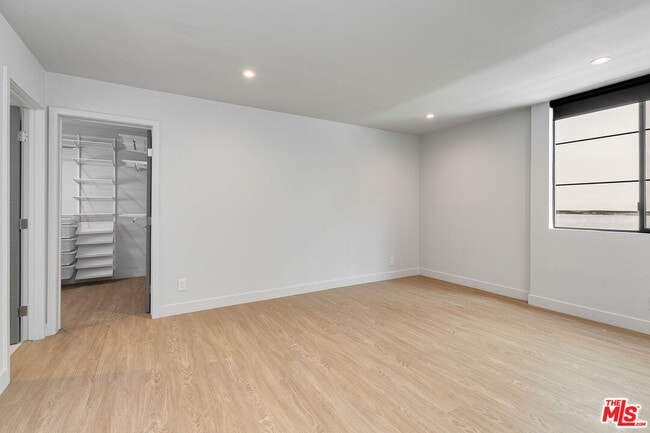 Building Photo - 3602 Dunn Dr