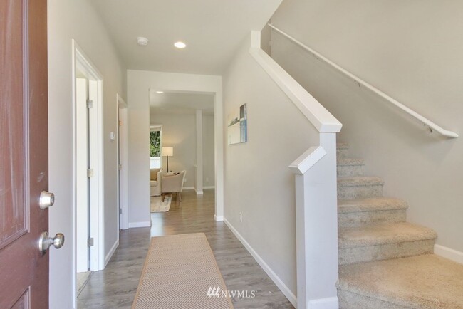 Building Photo - Listed For Rent