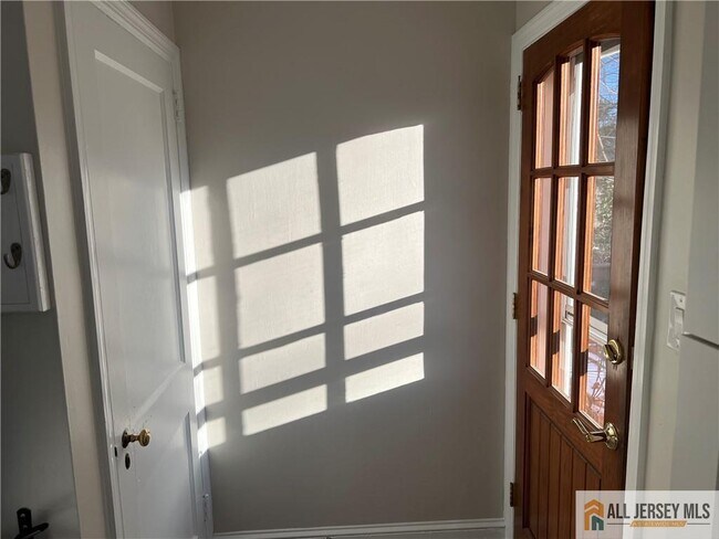 Building Photo - 11 Plainsboro Rd