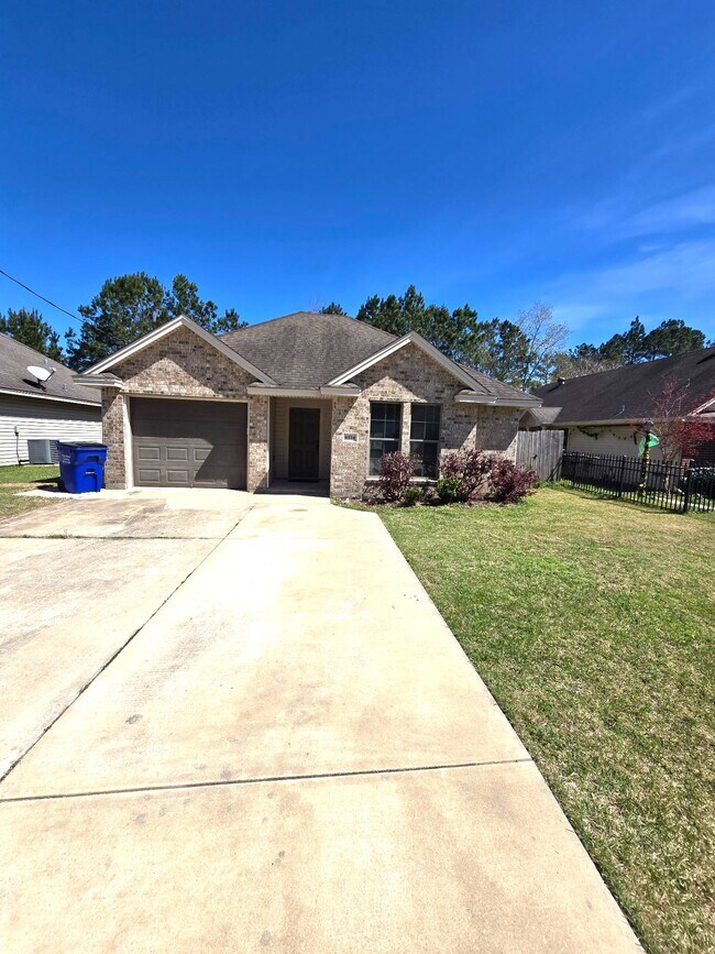 Building Photo - 6534 Westwood Village Dr