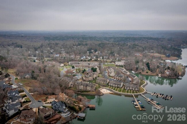 Building Photo - 14623 Waterside Dr