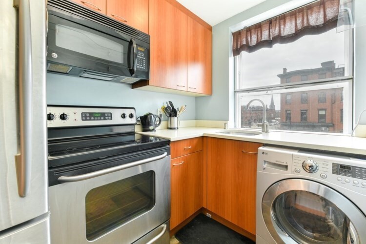 Kitchen - 492 Massachusetts Ave