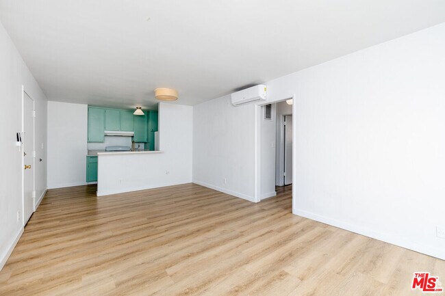 Building Photo - 114 S Gramercy Pl