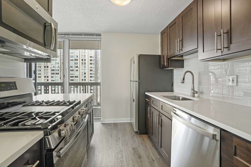 Building Photo - 490 N State St