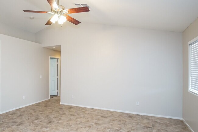 Building Photo - 2602 Tropical Sands Ave