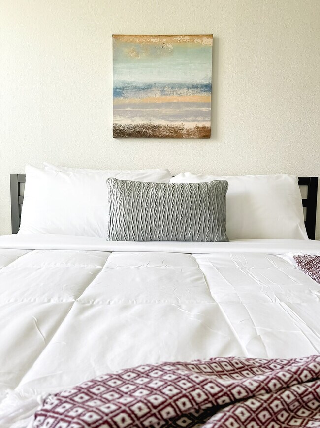 Building Photo - 2515 Burnet Ave