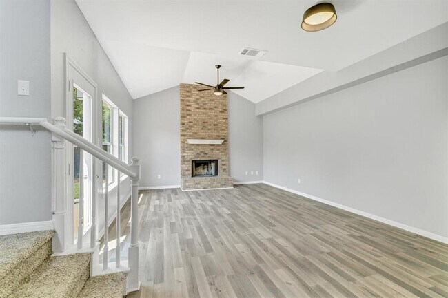 Building Photo - 516 Gregory Ct