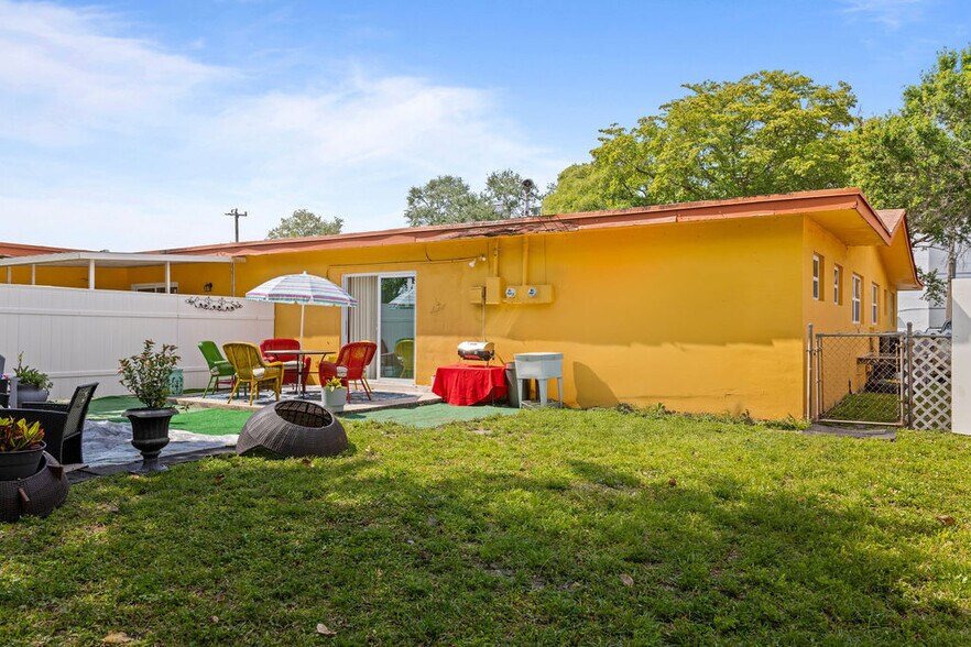 Building Photo - 7560 NW 16th St