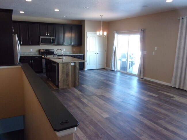 Building Photo - 371 E 2200 S