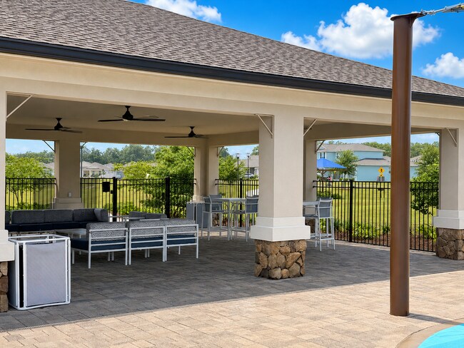 Building Photo - Experience modern & expansive living in this corner-lot 5Bedrooms/3.5Bath home at Ocala!