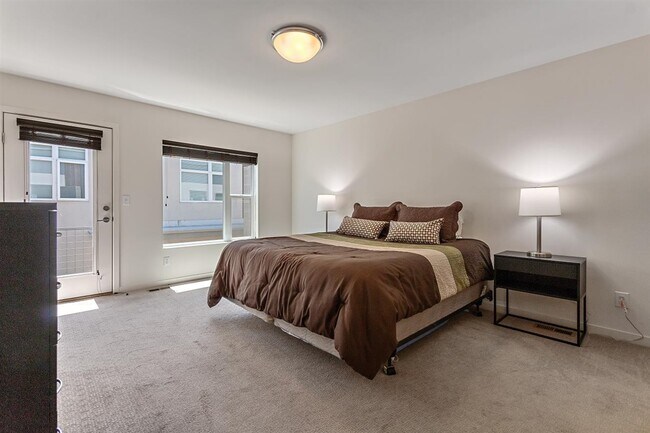 Master Bedroom - 3462 Albion St