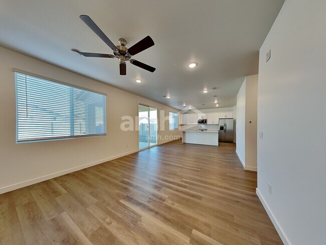 Building Photo - 12523 W Flynn Ln